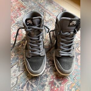 Men’s Nike SB Zoom Dunk High Pro Dark Grey *Rare*